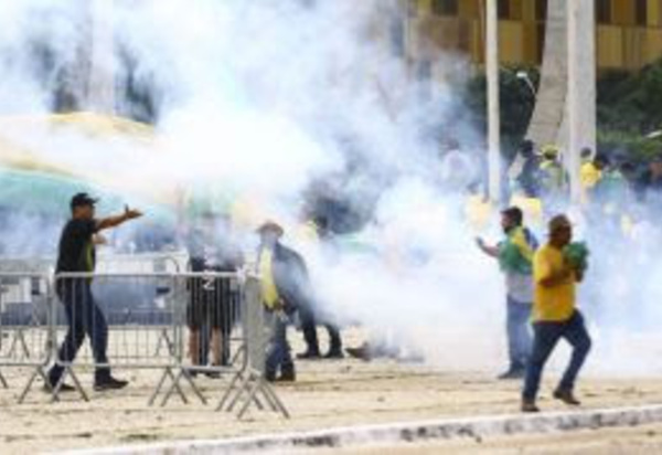 Militares envolvidos no 8/1 podem responder no STF e receber sanção militar