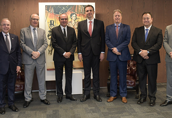 Encontro Nacional reúne presidentes de tribunais e presidente do Senado Federal e do Congresso Nacional