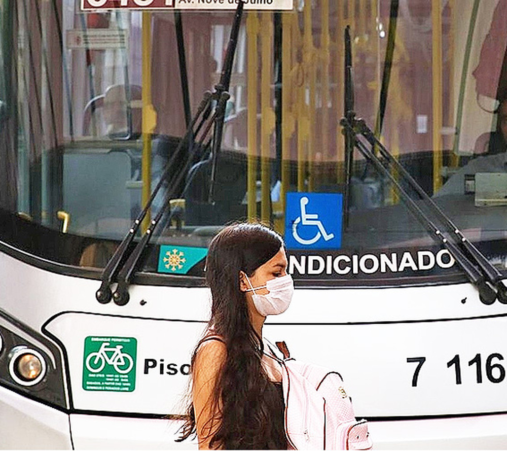 Assédio no transporte e sobrecarga de trabalho: pesquisa mostra como é ser mulher em São Paulo