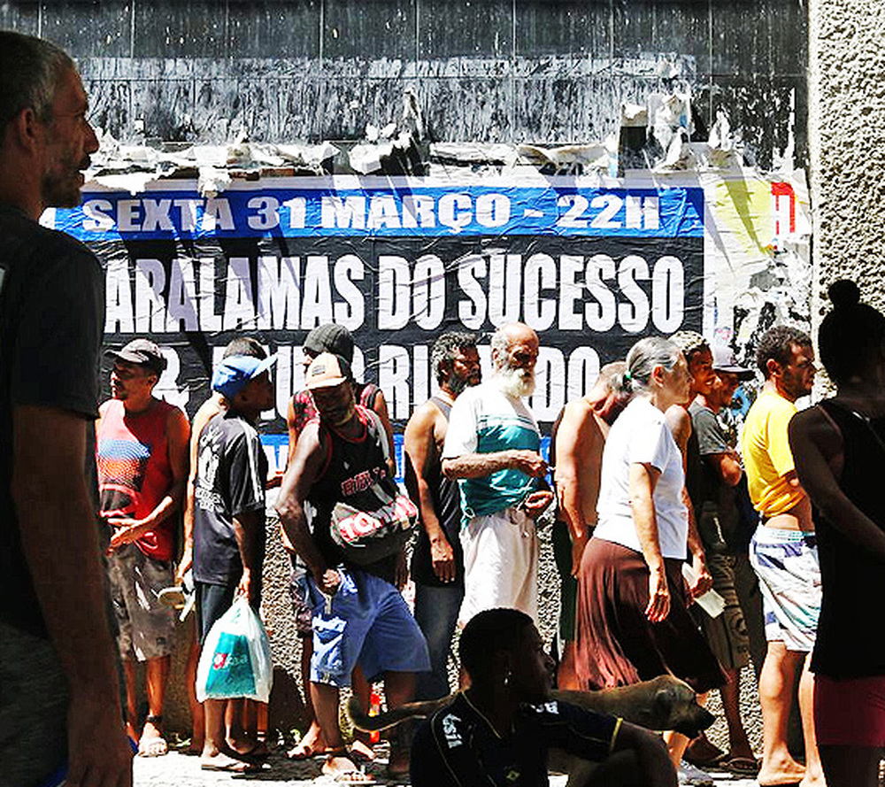 No Rio, 'fila da fome' Insegurança alimentar afeta milhões nas grandes cidades do país