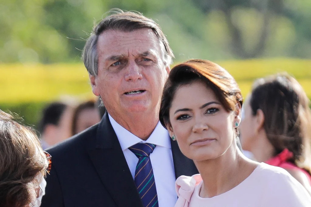 Jair e Michelle Bolsonaro terão aumento de salário no PL para 41,6 mil reais, pagos com dinheiro público do Fundo