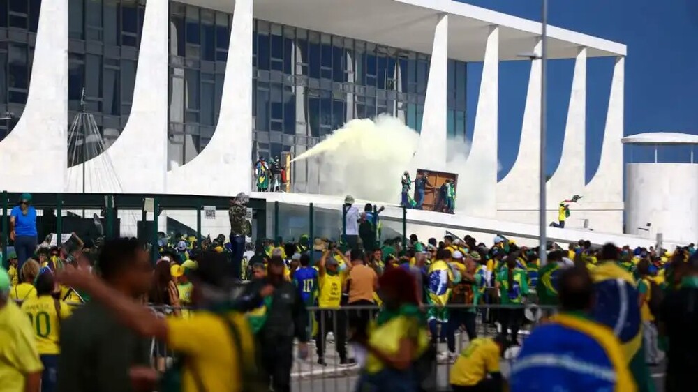 8 DE JANEIRO: STF libera lista de 100 acusados de participação na invasão dos Três Poderes, em Brasília
