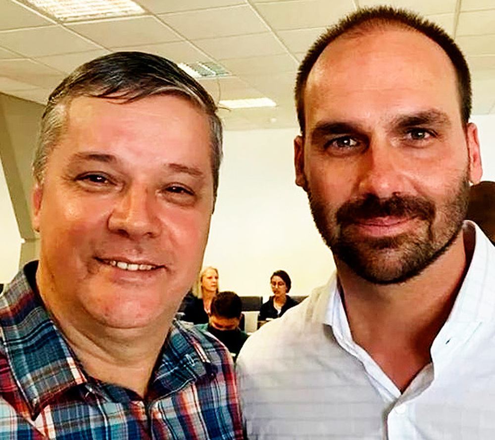 Eduardo Bolsonaro é sócio nos EUA de empresário que apoiou atos golpistas de 8 de janeiro