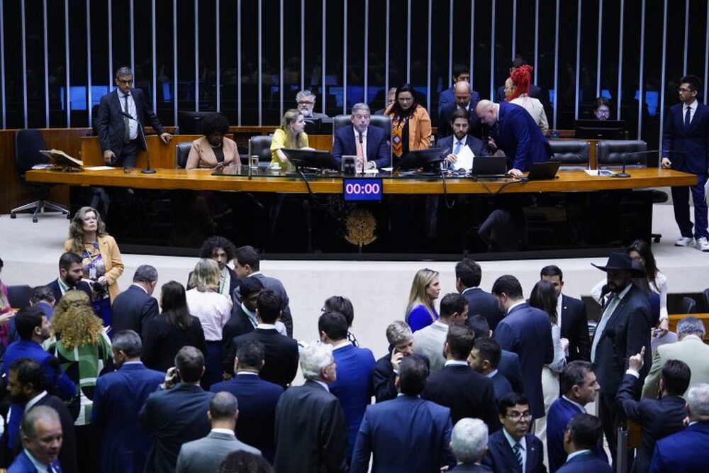 Pauta-bomba agita o Congresso