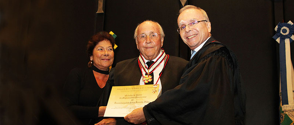 Órgão Especial homenageia desembargador Celso Ferreira Filho