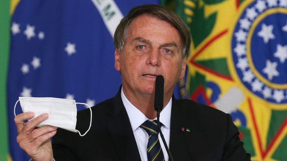 Justiça bloqueia R$ 87 mil de Bolsonaro por multas durante pandemia