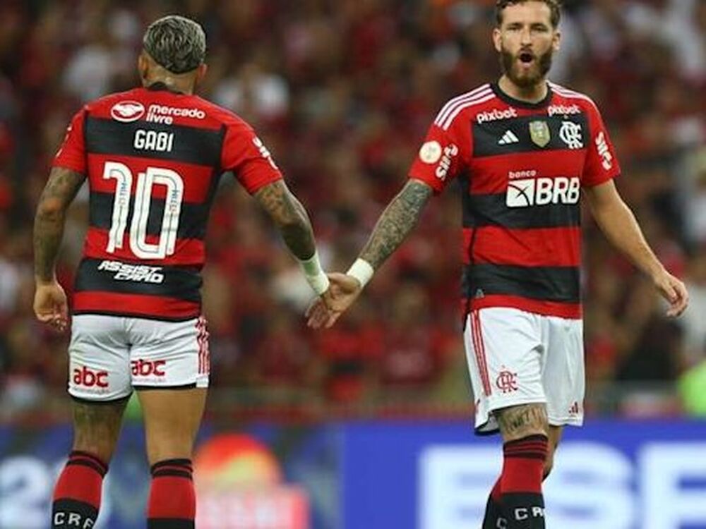 Flamengo vence o Fortaleza no Maracanã, Gabi chegou aos 150 gols com o manto