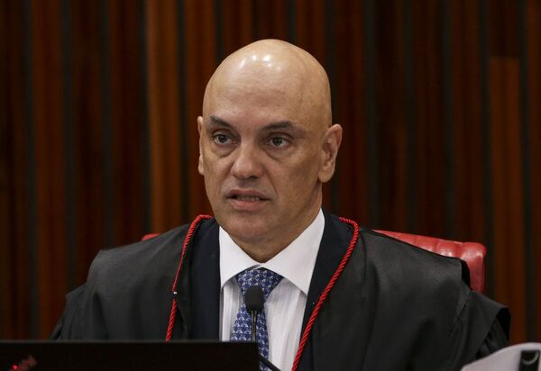 PF identifica pessoas que hostilizaram Alexandre de Moraes na Itália