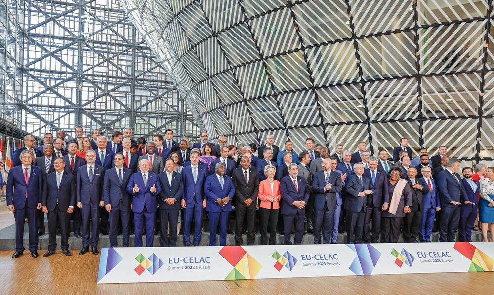 Lula da JOINHA na foto dos 60 Líderes, após Países europeus voltar a prometer US$ 100 bilhões para financiar clima
