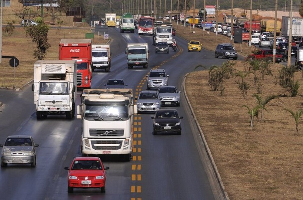 Placas de veículos voltarão a informar cidade e estado, prevê projetoPlacas veiculares poderão voltar a informar o município e o estado de registro do veículo. 