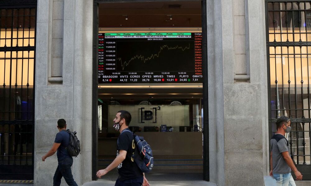 Bolsa volta aos 120 mil pontos e atinge maior nível em um mês