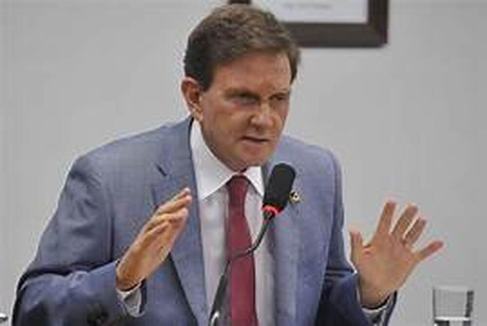 Desembargador suspende cassação do mandato de Marcelo Crivella na Justiça Eleitoral