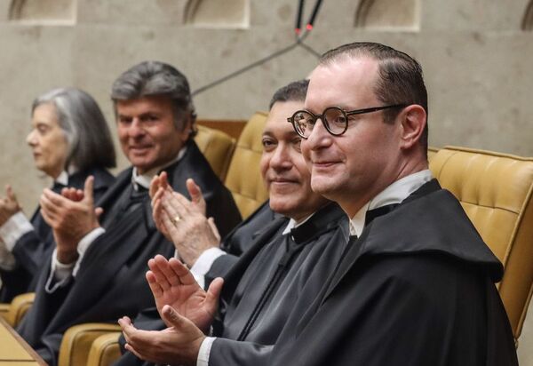 Cristiano Zanin é empossado no cargo de ministro do STF