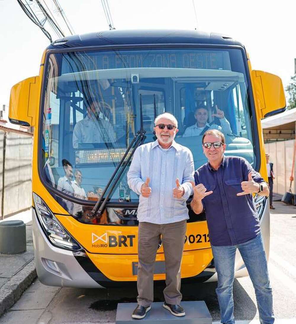 ‘BRT from Rio’: Lula lacra Anitta em foto ao lado de Eduardo Paes