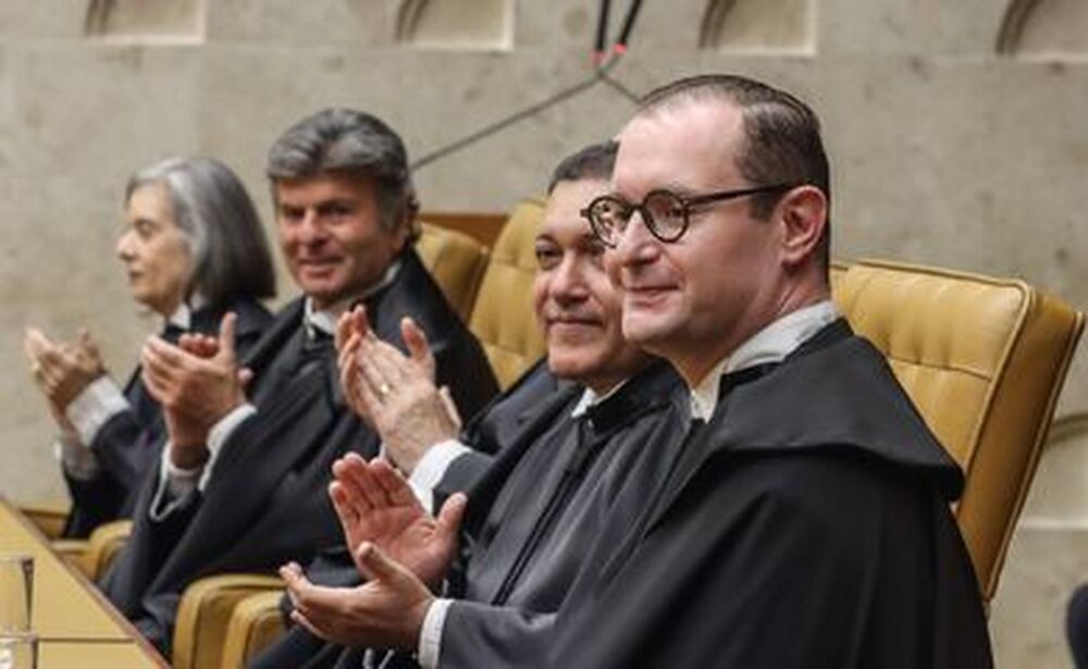 Primeiro voto de Zanin no STF é a favor do juiz de garantias