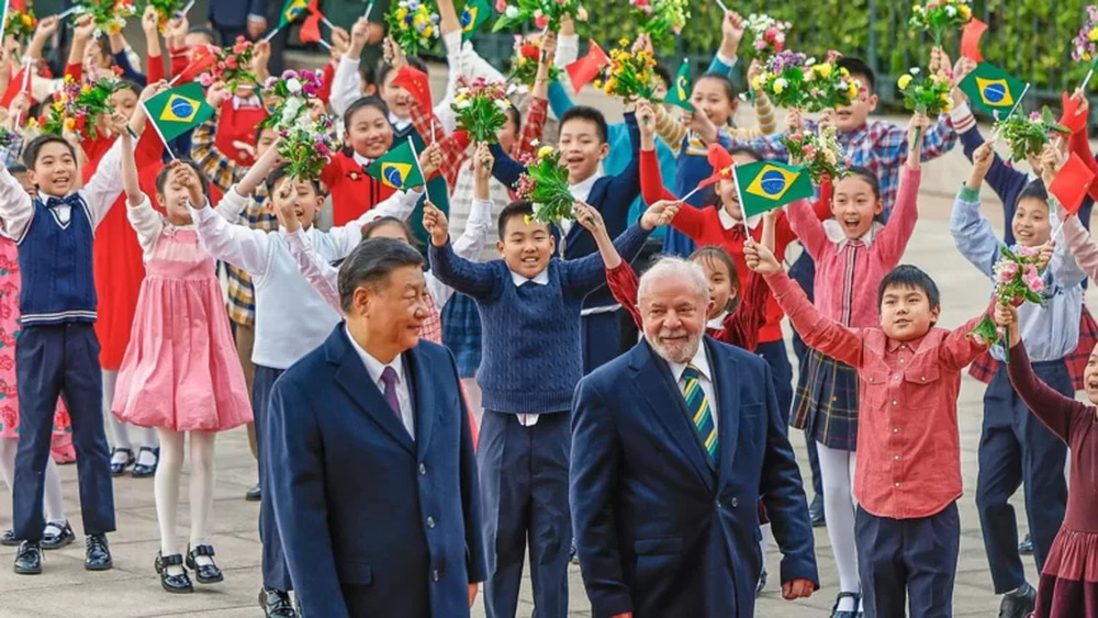 Amizade ou interesse? Reflexões sobre as relações entre Brasil e China