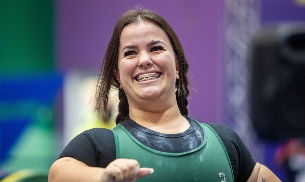 Mariana D'Andrea é campeã mundial de halterofilismo paralímpico