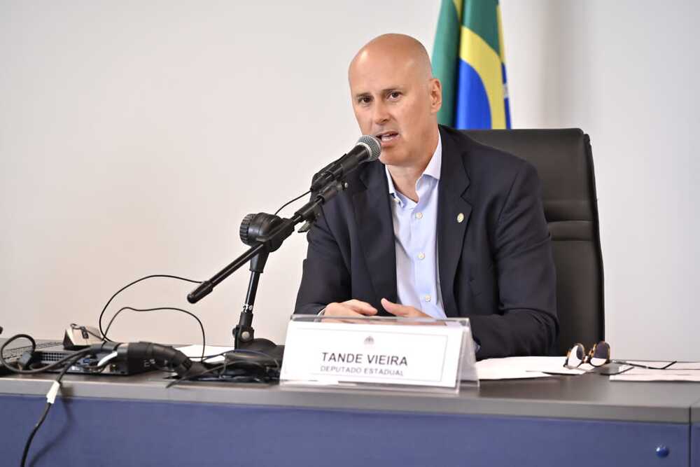 Deputado Tande Vieira pede audiência pública para analisar insegurança em show na Praia de Copacabana