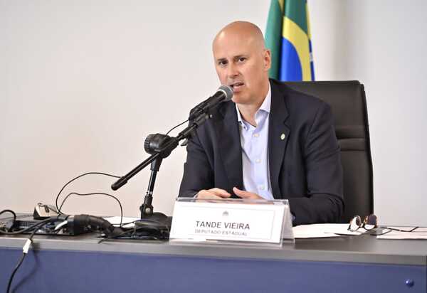 Deputado Tande Vieira pede audiência pública para analisar insegurança em show na Praia de Copacabana