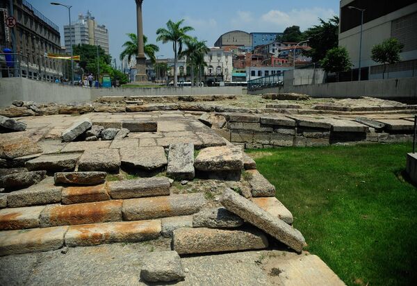 Arqueóloga carioca é premiada por descoberta do Cais do Valongo