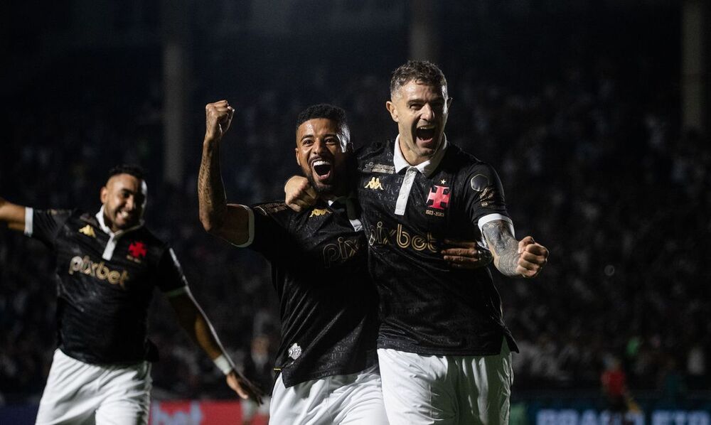 Vasco goleia Coritiba em reencontro com torcida em São Januário, Flamengo entre brigas e crise vai para final em desvantagem e fora do G6