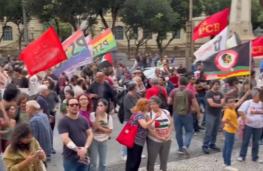 Grupo LGBTQIAPN+ saem em apoio a um grupo terrorista islâmico no Rio de Janeiro