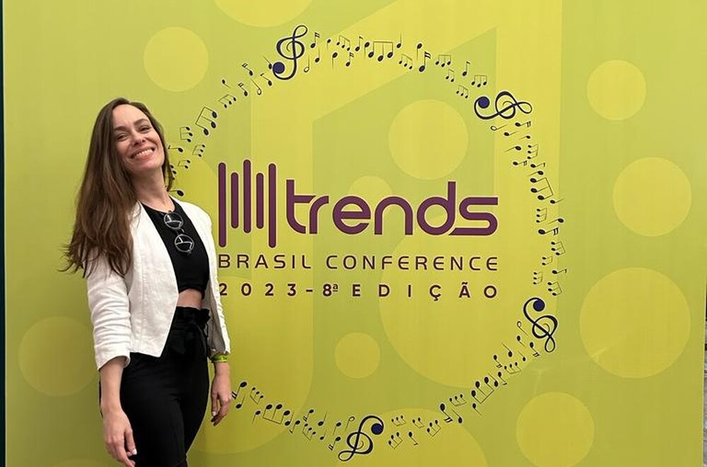 Laura Zennet: Destaque no Trends Brasil Conference e o lançamento de sua nova trilogia em português