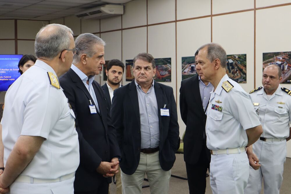 Fornecimento de urânio foi discutido durante visita de deputado ao Centro Nuclear de Aramar
