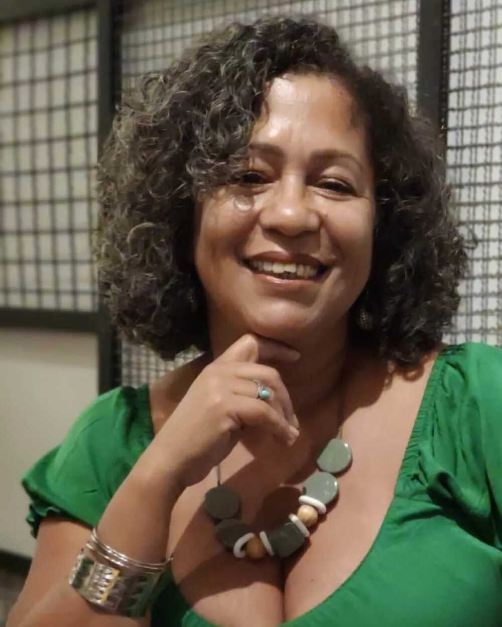 Encontro com autoras na Feira Iguassú Escritoras: Sarah dos Anjos e Sandra Souza