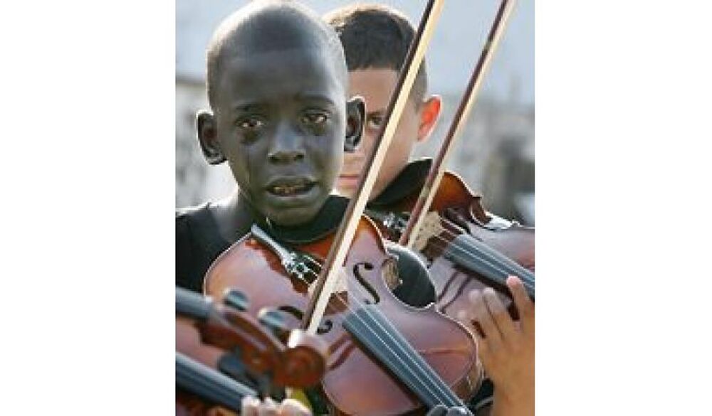 Josimar Salles lança livro contando a História de Diego 'O Menino do Violino'