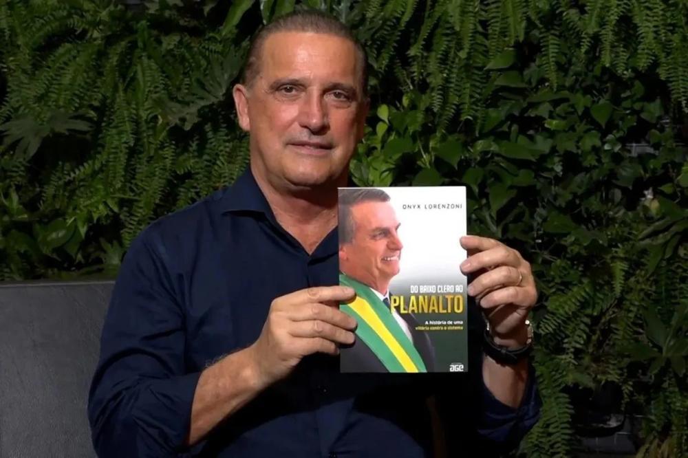 Onyx Lorenzoni lança livro sobre trajetória política de Jair Bolsonaro