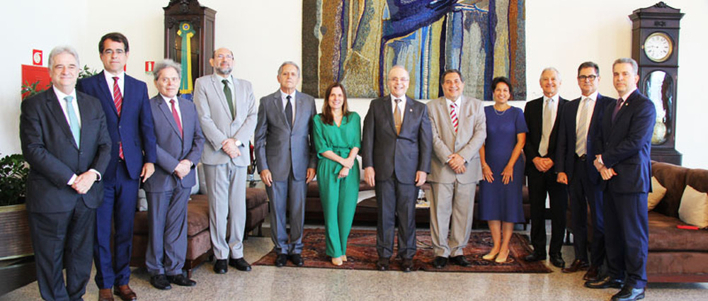 Presidente do TJRJ recebe os novos magistrados integrantes do TRE