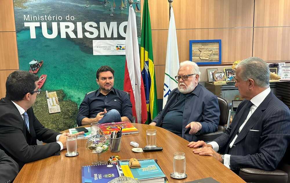 Parque Sustentável da Tijuca, que irá fomentar turismo no Rio, é tema de encontro com ministro Sabino 