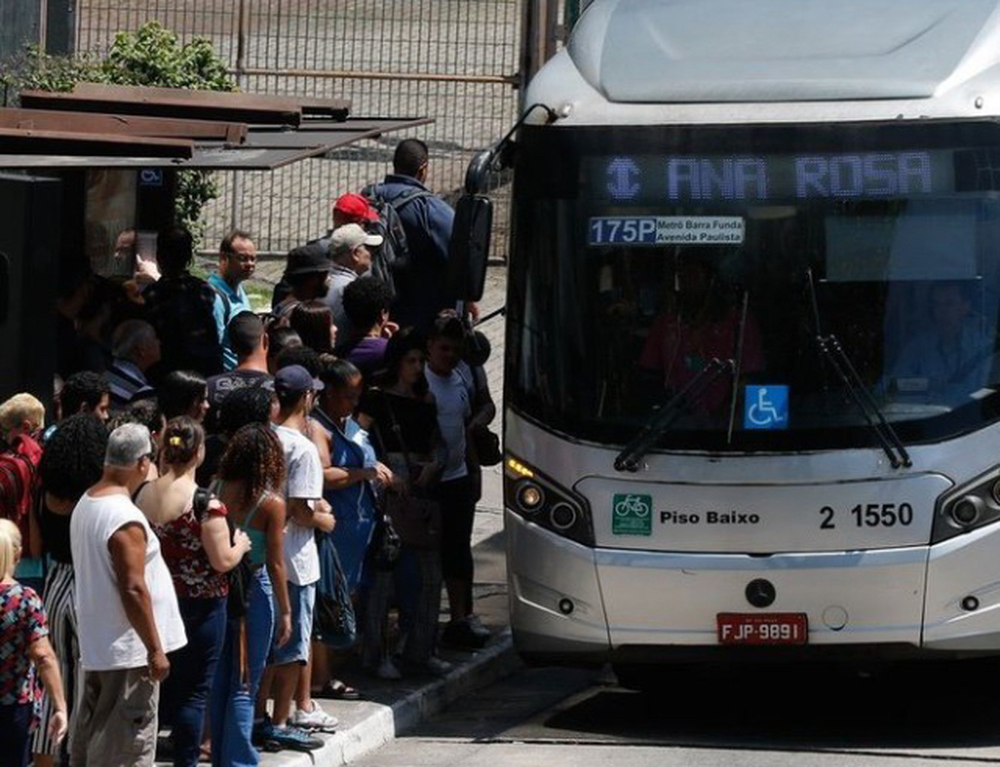 Após anunciar ônibus 