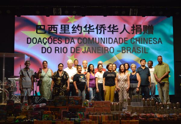 Comunidade Chinesa doam 800 cestas básicas, 300 caixas de chocolate, 2 mil canetas infantis, mais de 1000 brinquedos  para 25 instituições de caridade