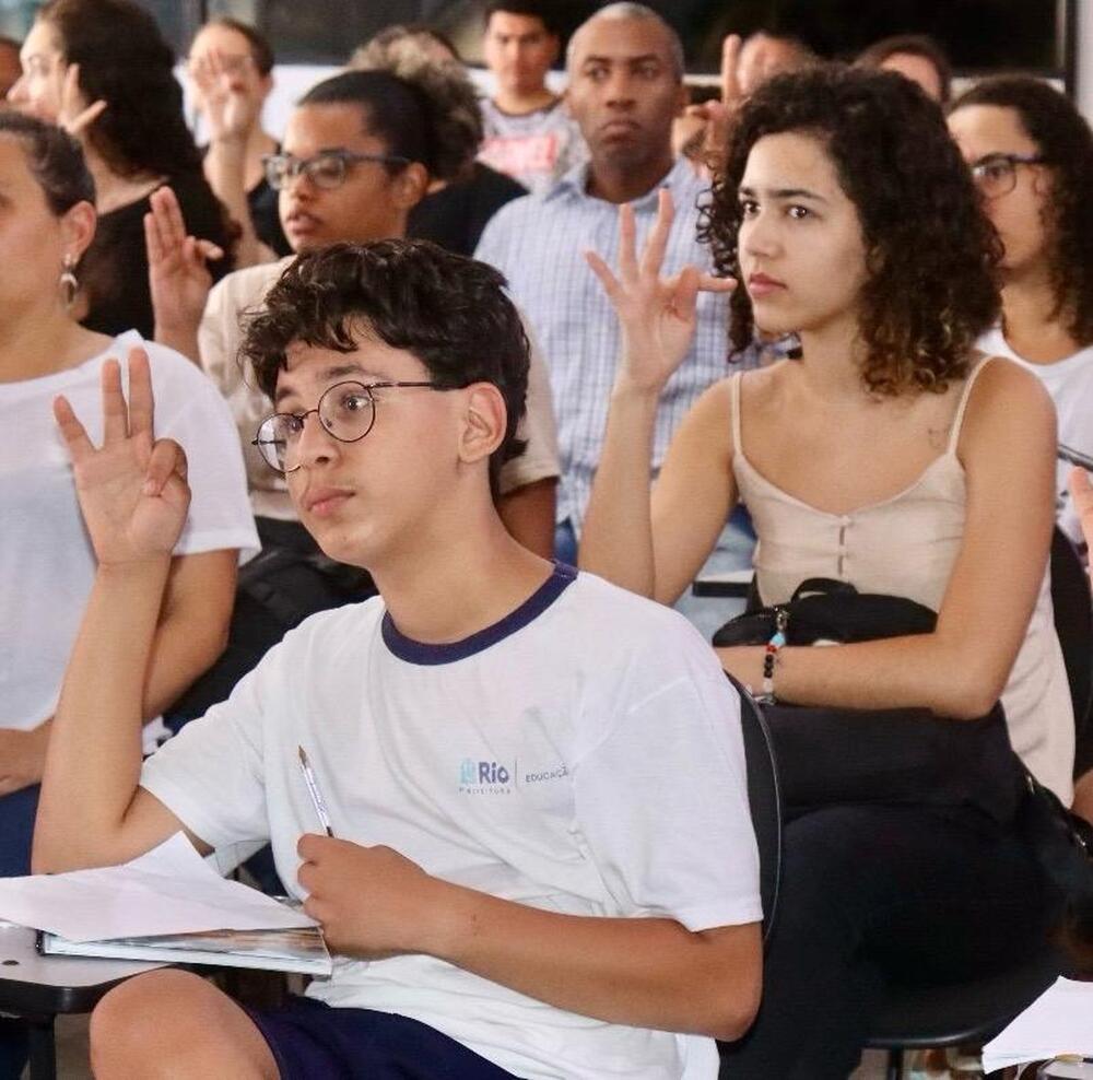  Prefeitura do Rio realiza formatura do 1º curso de Língua Brasileira de Sinais - LIBRAS