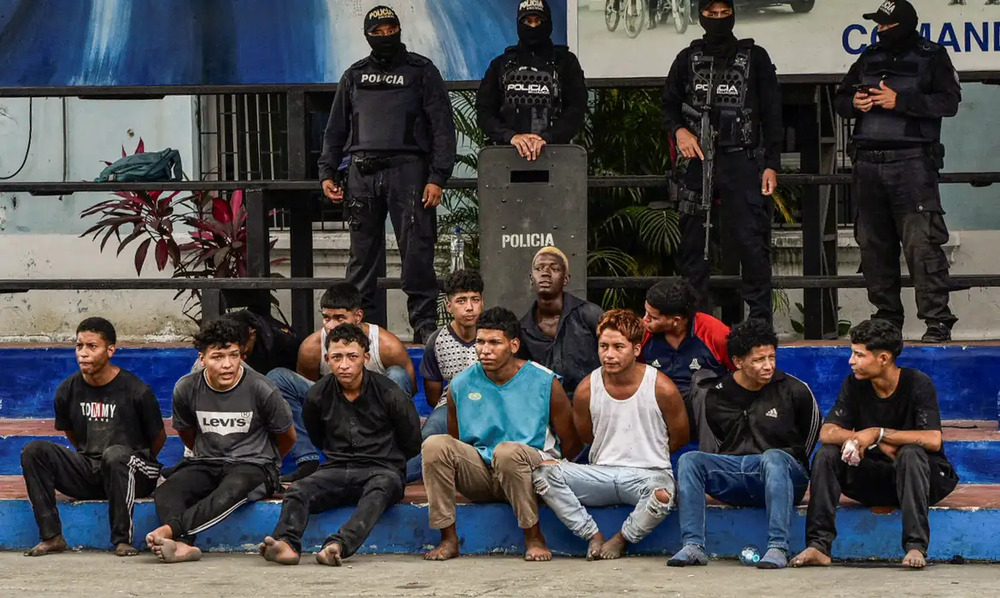 Forças de segurança realizam operações em todo Equador após a detenção de 180 agentes de segurança