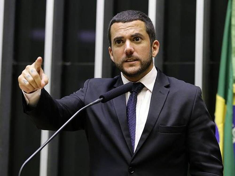 Deputado Carlos Jordy, do PL, é alvo da PF na 24ª fase da Operação Lesa Pátria