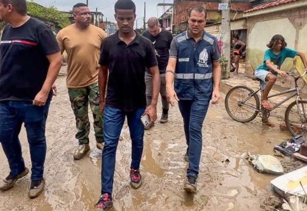 Deputado Felipinho Ravis lamenta problemas causados pelas fortes chuvas em Nova Iguaçu