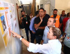 Rodrigo Neves visita unidades de saúde em obras no Ingá e no Morro do Estado