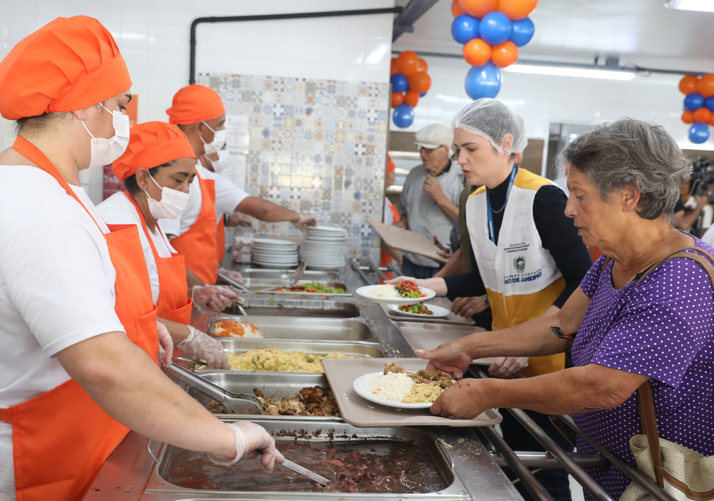 Castro inaugura Restaurante do Povo em Petrópolis