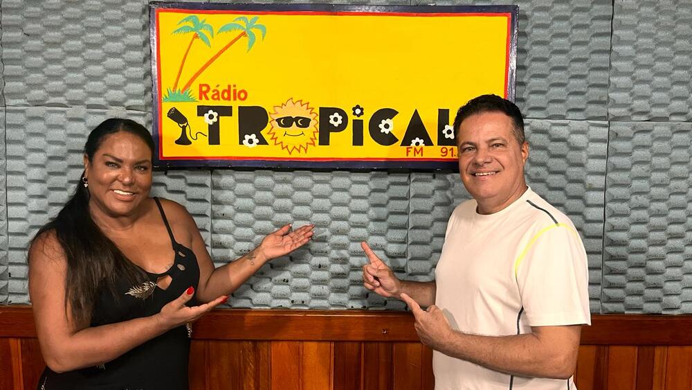 Pipa Brasey participa do programa  “Momento de Amor” na  Tropical FM 