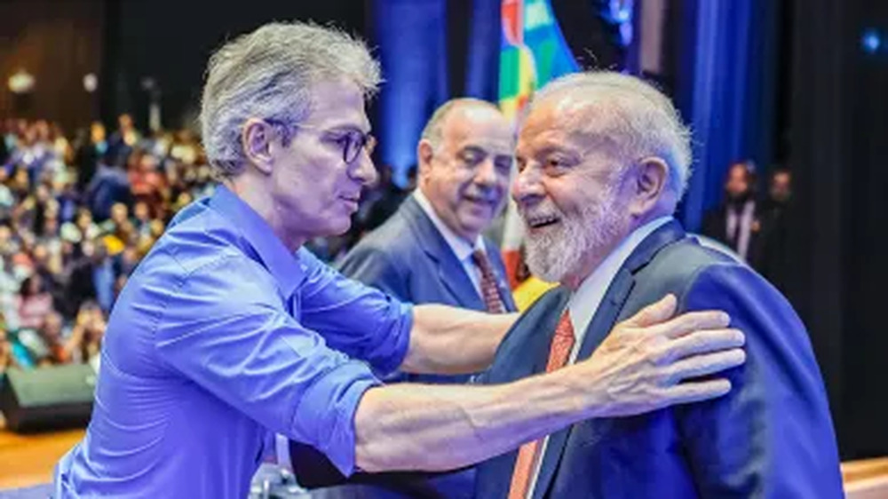 Zema e Lula falam sobre convivência 'civilizada e sem extremismos' durante evento em MG