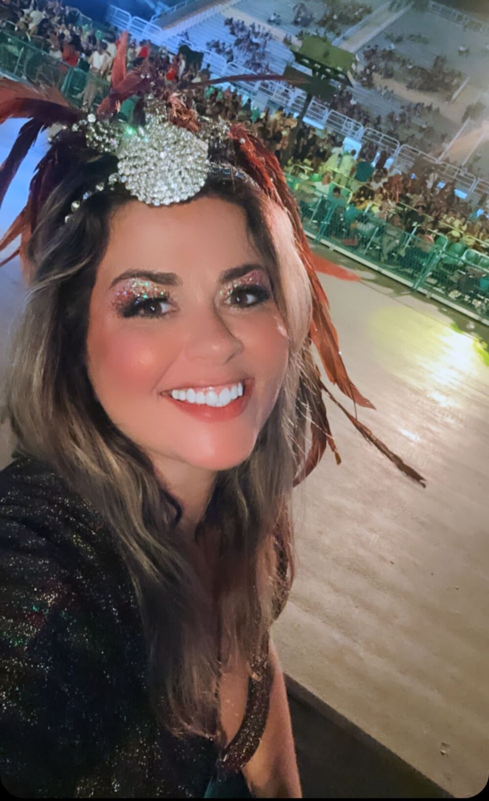 A Rainha do network Catarina Costa leva profissionais da beleza para Sapucaí