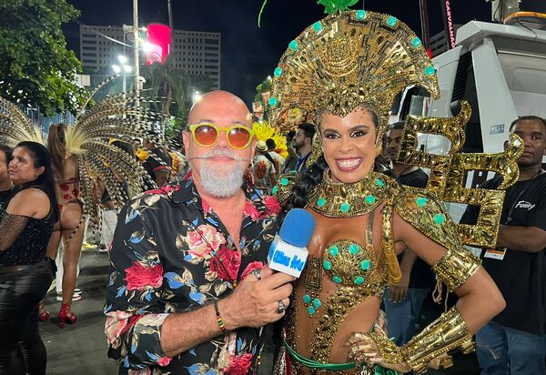 Luciene Santinha, A Musa da Comunidade da Grande Rio, fala sobre sua emoção no desfile das campeãs