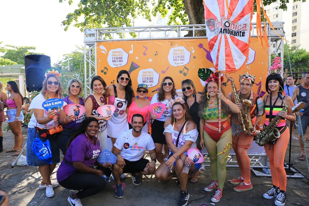 Niterói encerra carnaval com folia e educação