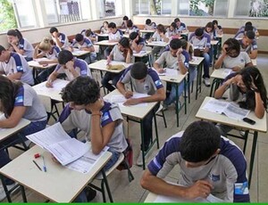 Estado do Rio: escolas poderão ter que emitir certificados e históricos escolares em dois idiomas