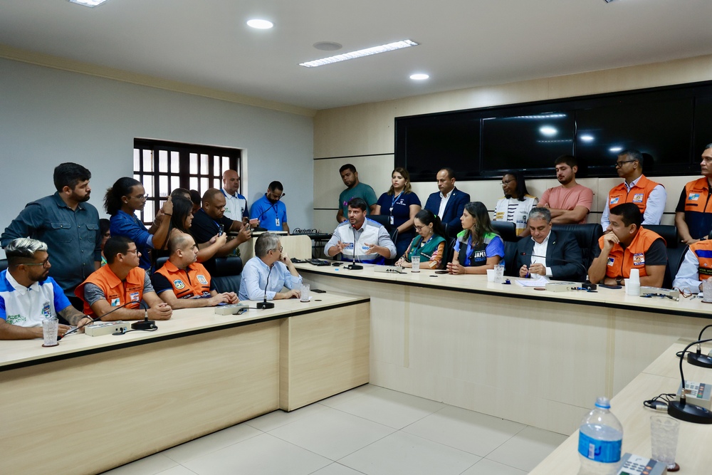 André Ceciliano Representando Lula, Secretários do Estado e Prefeitos de Nova Iguaçu, Barra do Piraí, Mendes, Engenheiro Paulo de Frontin, Paracambi, Japeri, Queimados e Varre-Sai, buscam redução dos impactos causados pelo temporal