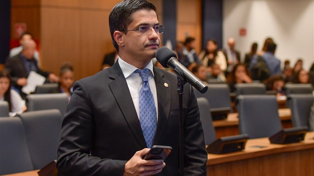 Deputado Danniel Librelon (REP), quer que acorrentamento permanente seja tipificado como maus-tratos aos animais