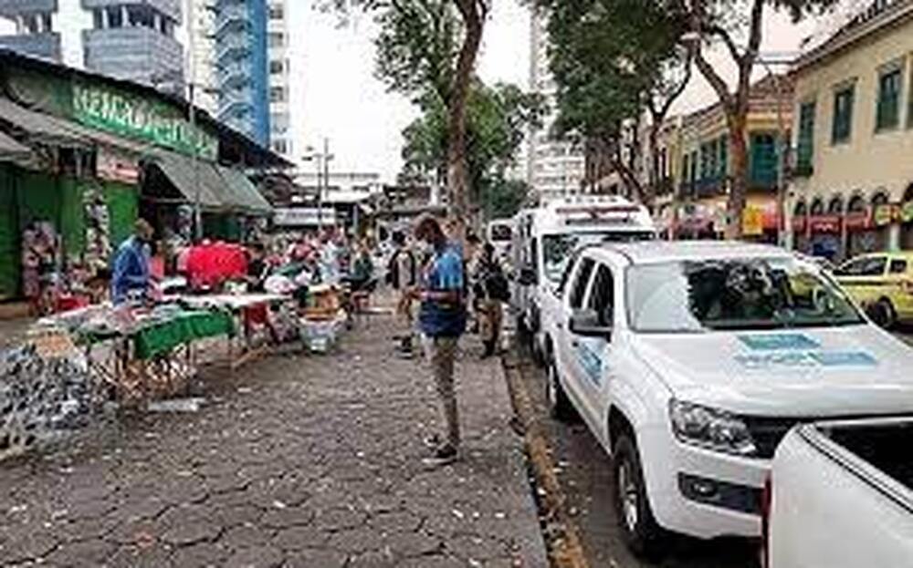 Ambulantes protestam no Centro do Rio contra decisão da prefeitura proibir comércio na Uruguaiana